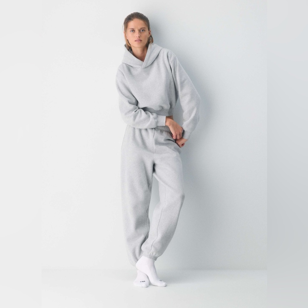 NWT TNA CozyAF Fleece Sweatpants in Heather Chrome